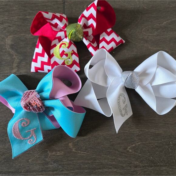 Handmade "G" Bows Set of 3 Embroided Sparkle Sequin Detail 5" - Picture 1 of 6